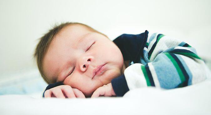 Quanto um recém nascido deve dormir