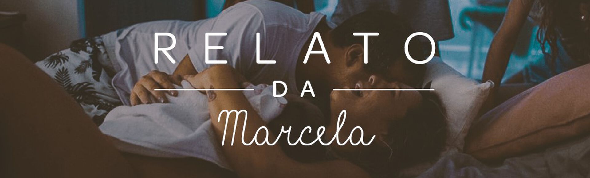 Parto domiciliar planejado: mãe, seu bebê recém-nascido e filhos