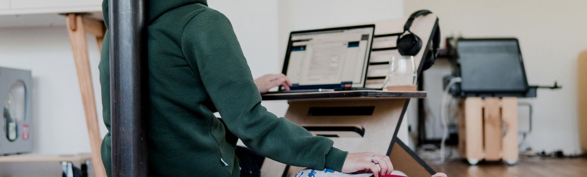 Home office com um bebê